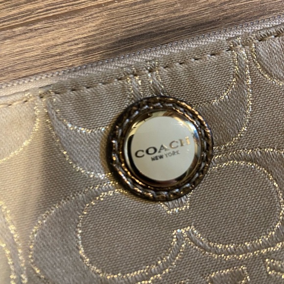 Coach small wristlet - Picture 2 of 7